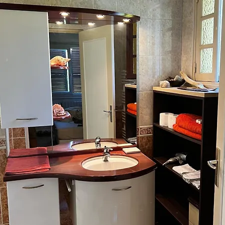 Homestay 2 Dans Avec Piscine